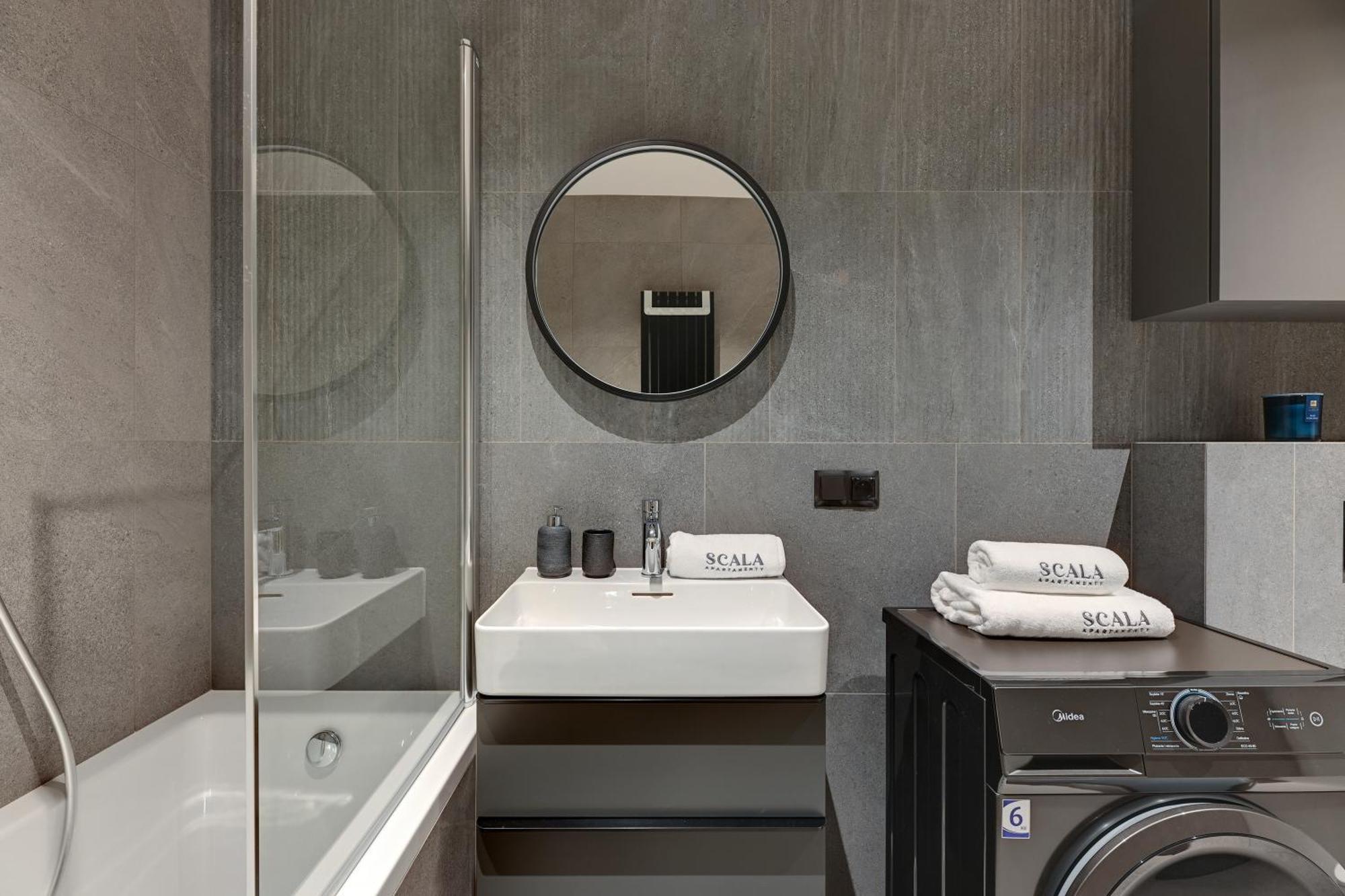 Scala 60C City Center Apartments By Lion Apartments Gdansk Ngoại thất bức ảnh